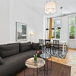 33 Efg Schoenhauser Allee Mit Balkon Duitsland